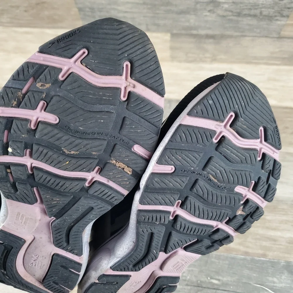 Brooks excellent blue